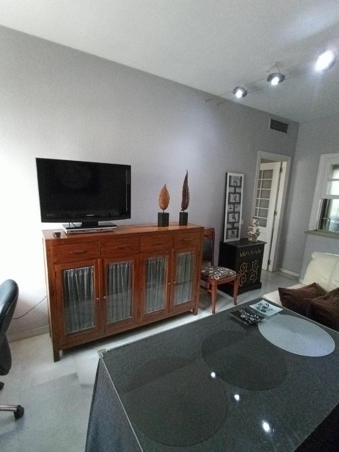 Cozy Apartment & Free Parking Seville Exterior photo